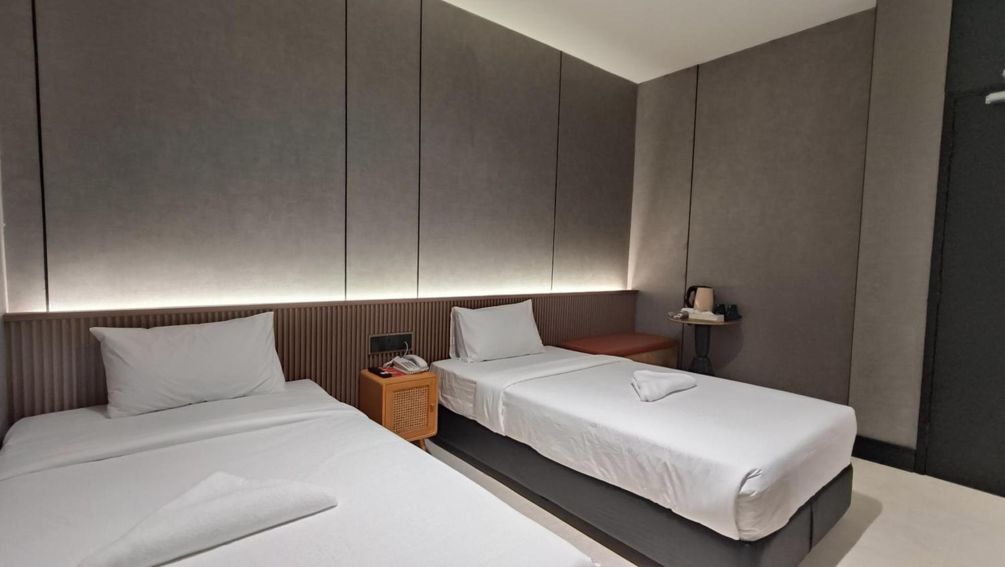 Urban Inn, Serai Wangi Padang Serai Екстериор снимка